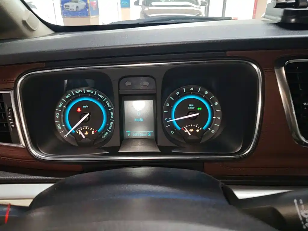 Buick GL8 — миниатюра 12