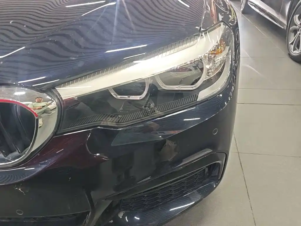 BMW 5 Series — миниатюра 24