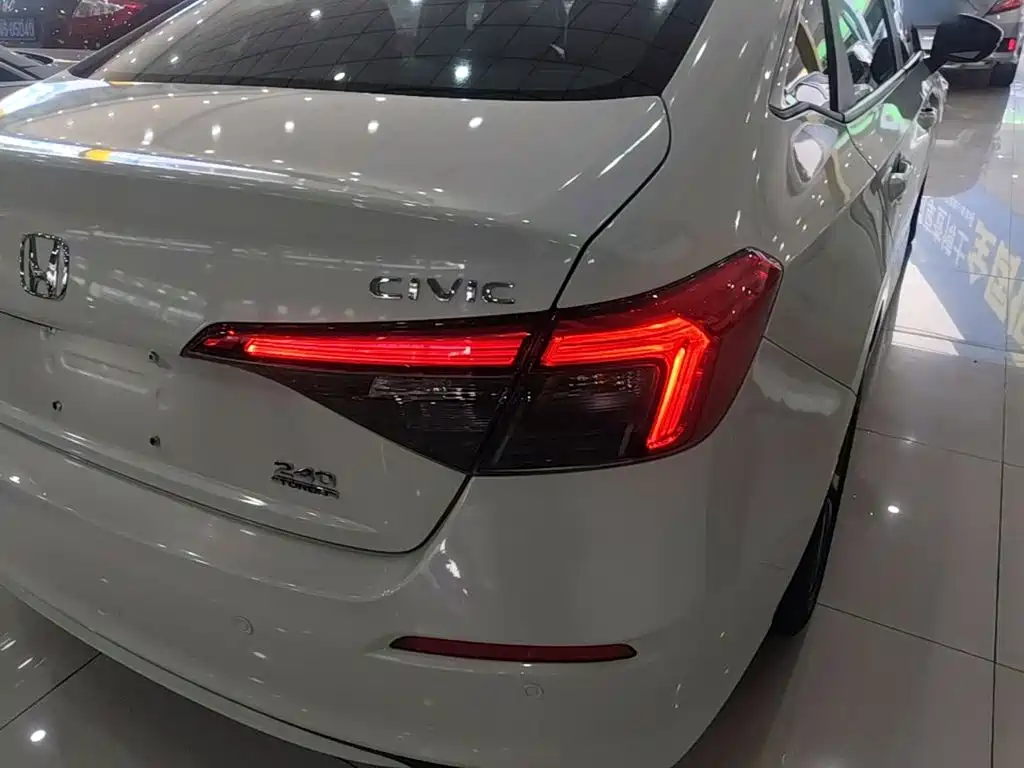 Honda Civic — миниатюра 8