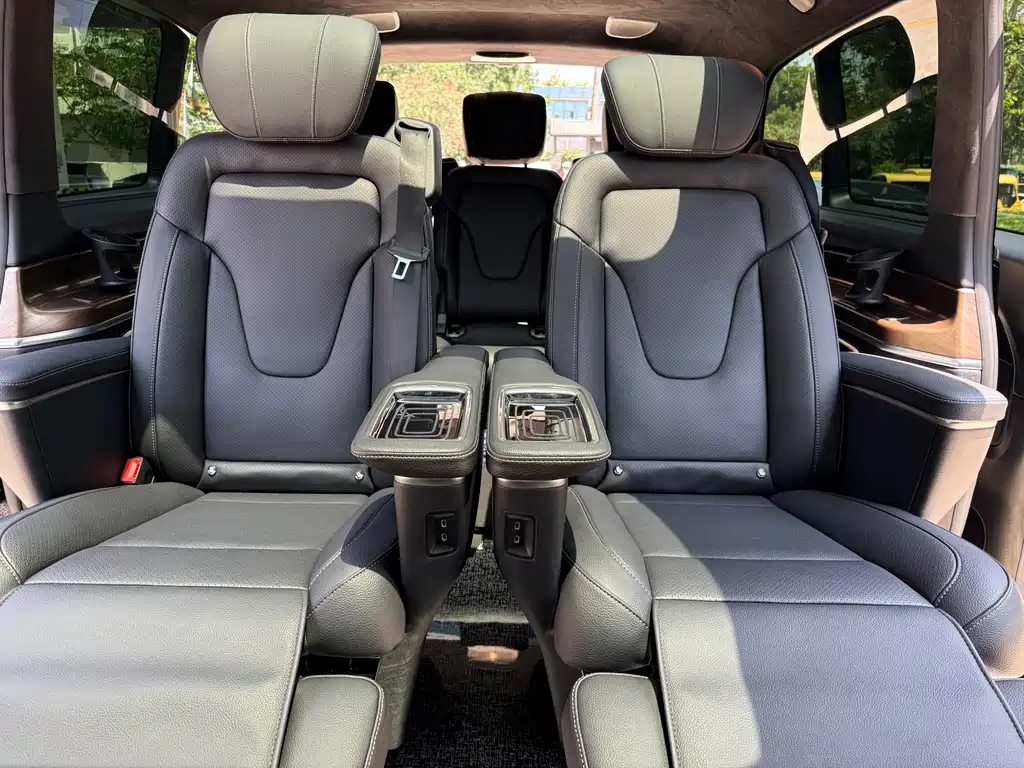 Mercedes-Benz V-Class — миниатюра 12