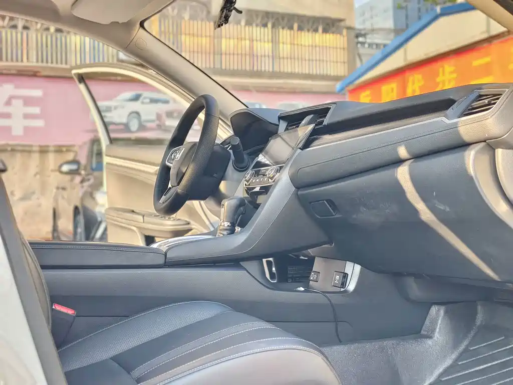 Honda Civic — миниатюра 12