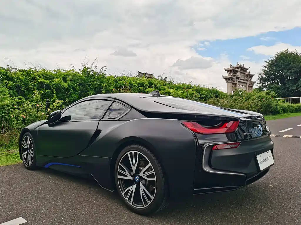 BMW i8 — миниатюра 10