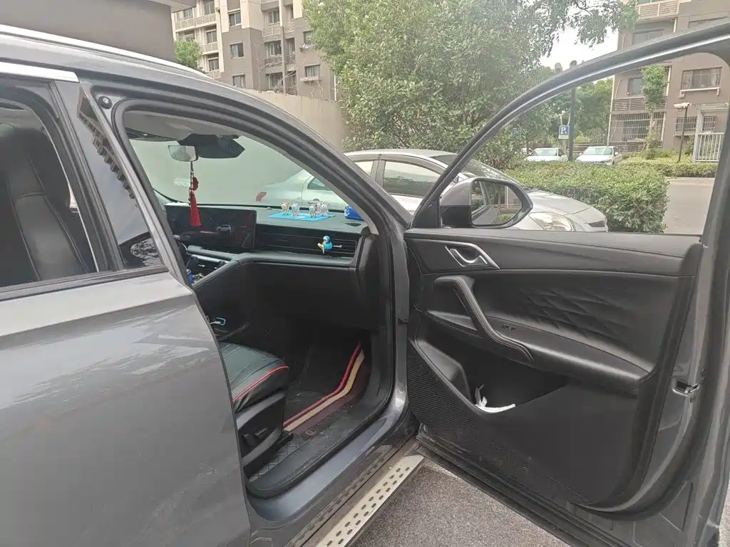 Roewe RX5 New Energy — миниатюра 20