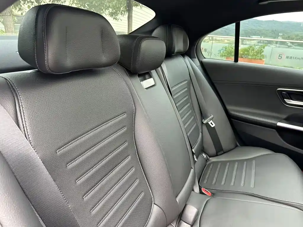 Mercedes-Benz C-Class — миниатюра 15