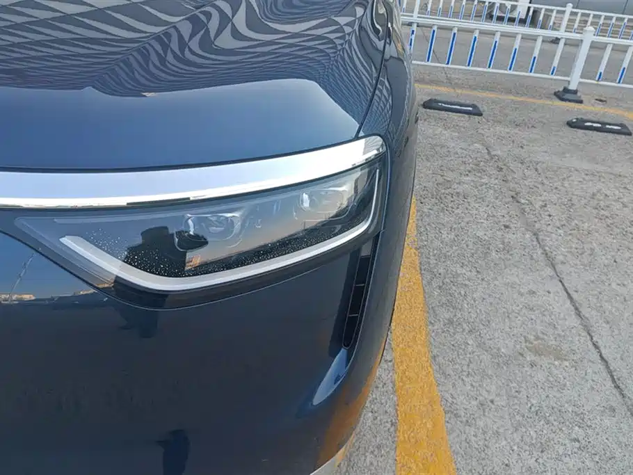 AITO ASK THE WORLD M8