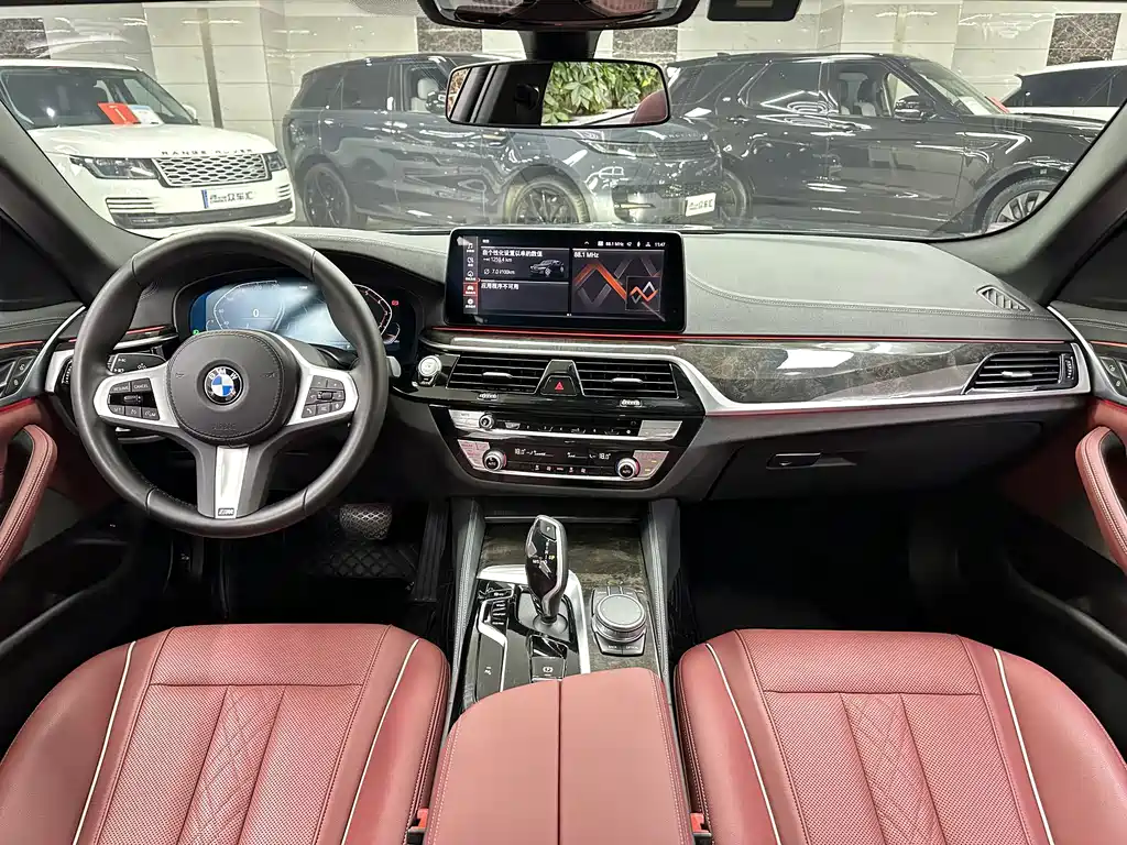 BMW 5 Series — миниатюра 12