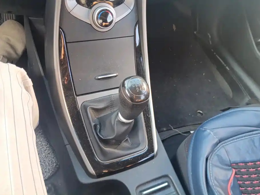 Hyundai Elantra Langdong — миниатюра 16