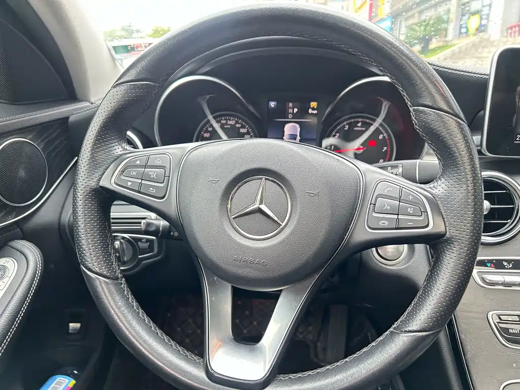 Mercedes-Benz C-Class — миниатюра 13