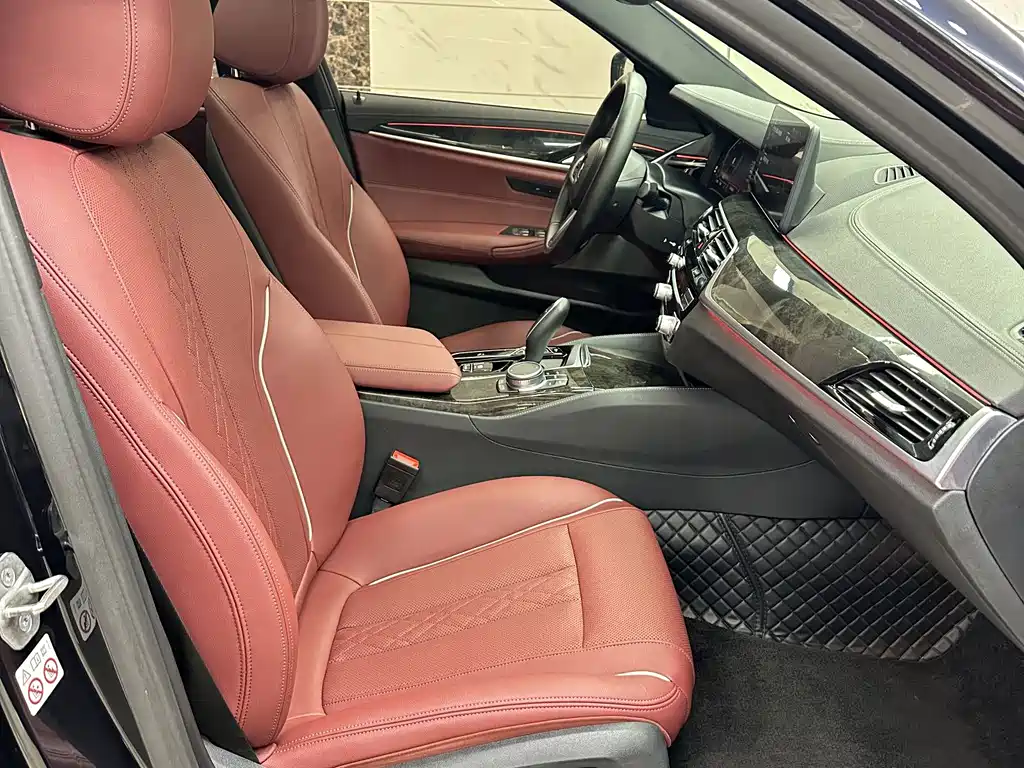 BMW 5 Series — миниатюра 10