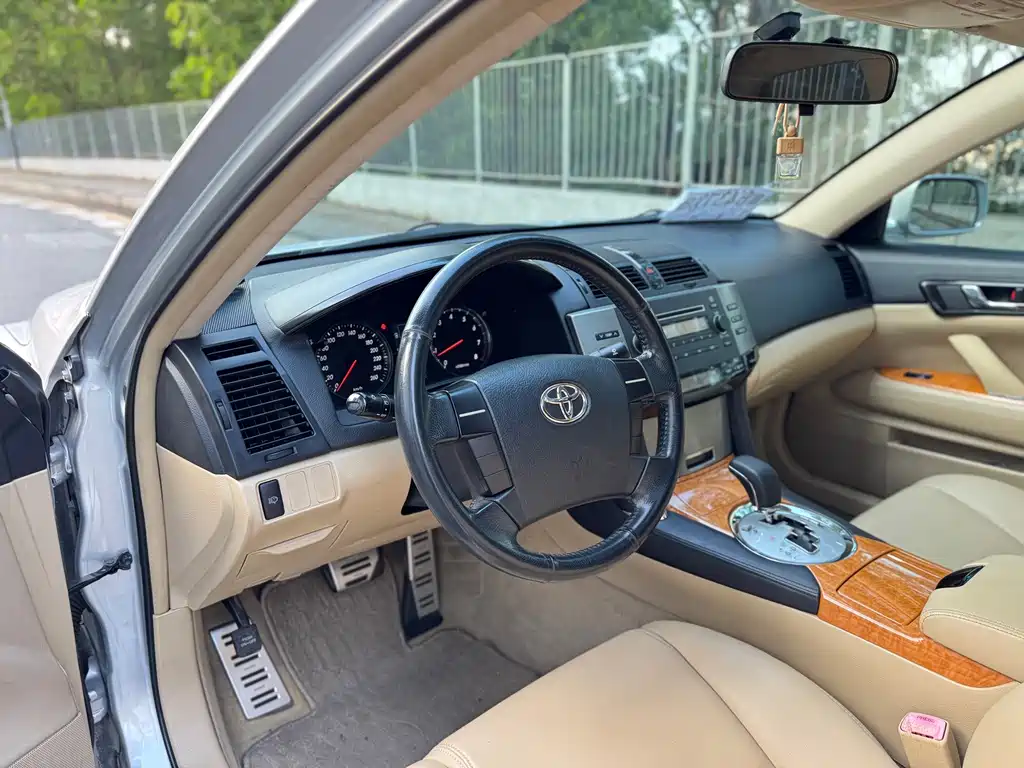 Toyota Reiz — миниатюра 10