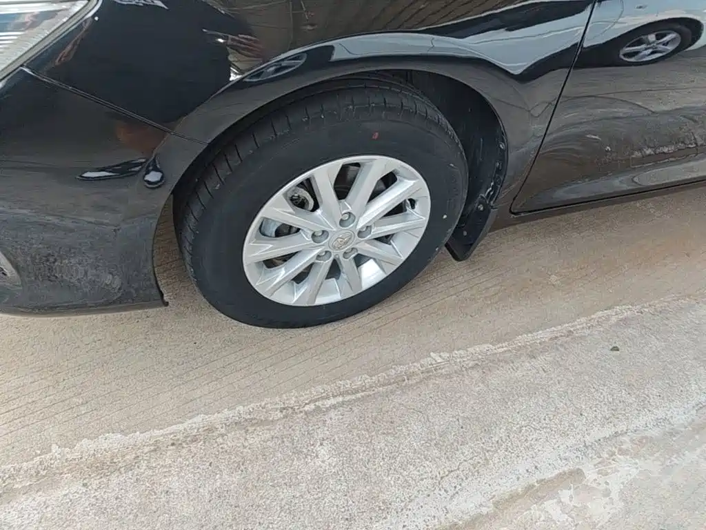 Toyota Camry — миниатюра 23