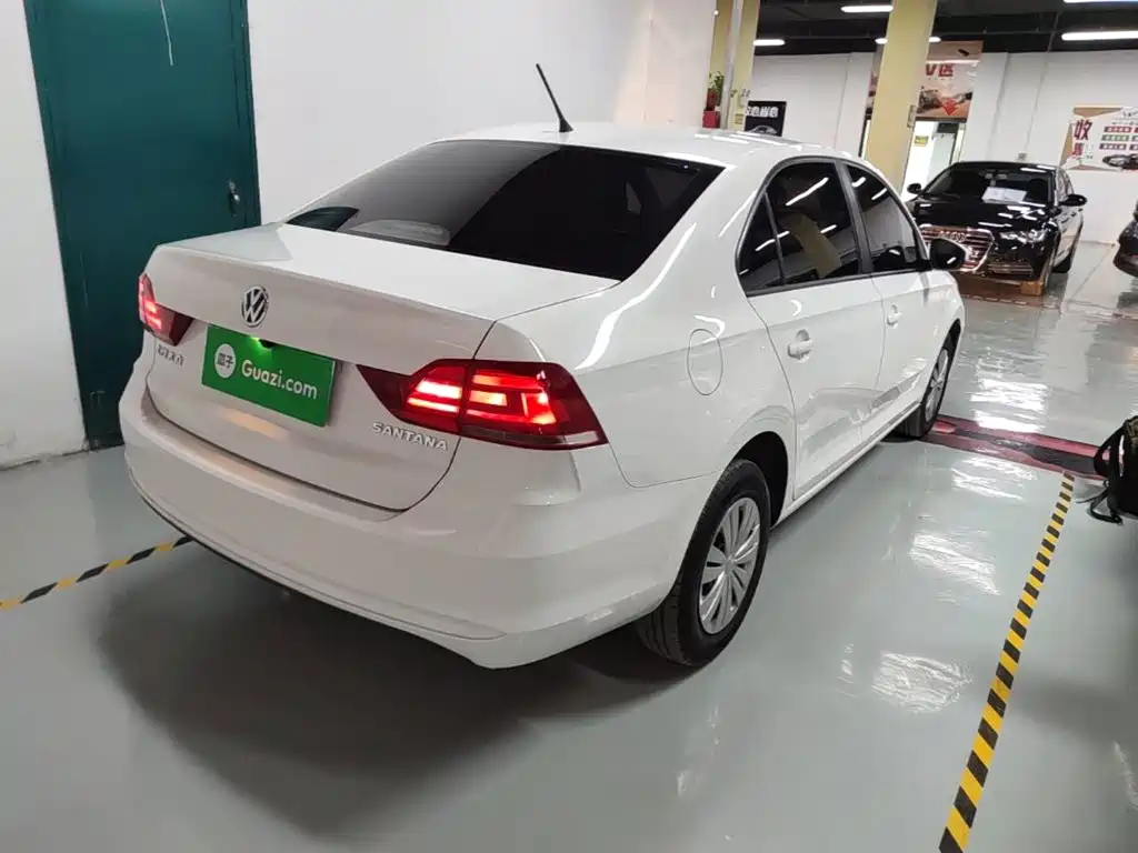 Volkswagen Santana — миниатюра 7