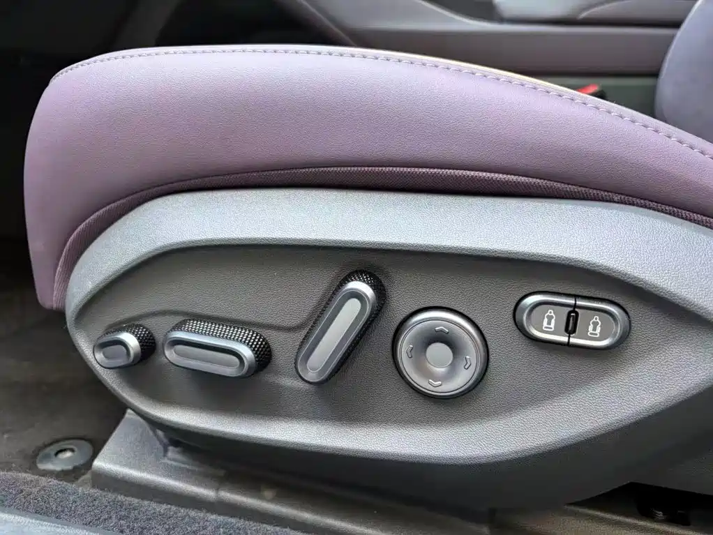 XPeng P7 — миниатюра 15