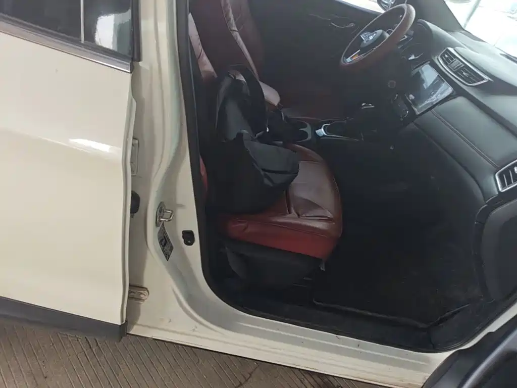 Nissan Qashqai — миниатюра 25