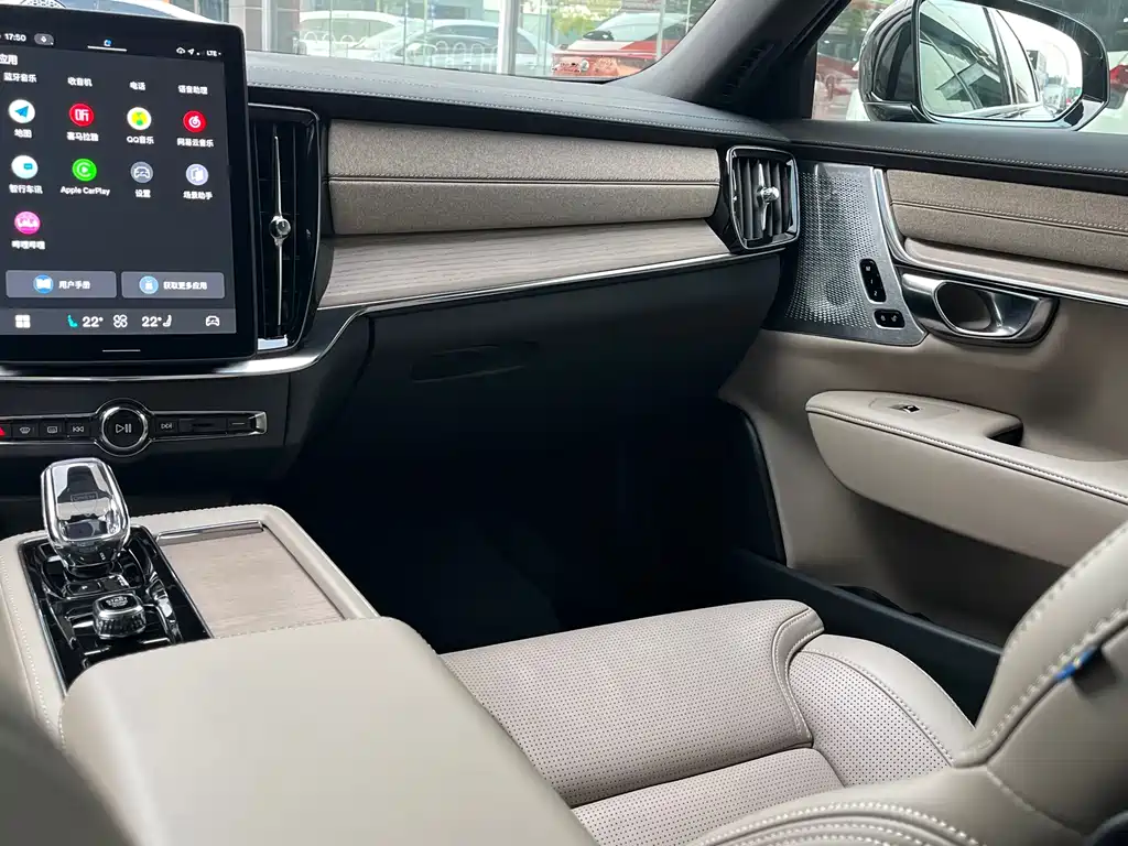 Volvo S90 PHEV — миниатюра 15