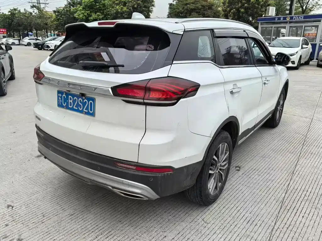 Geely Boyue - фото 4