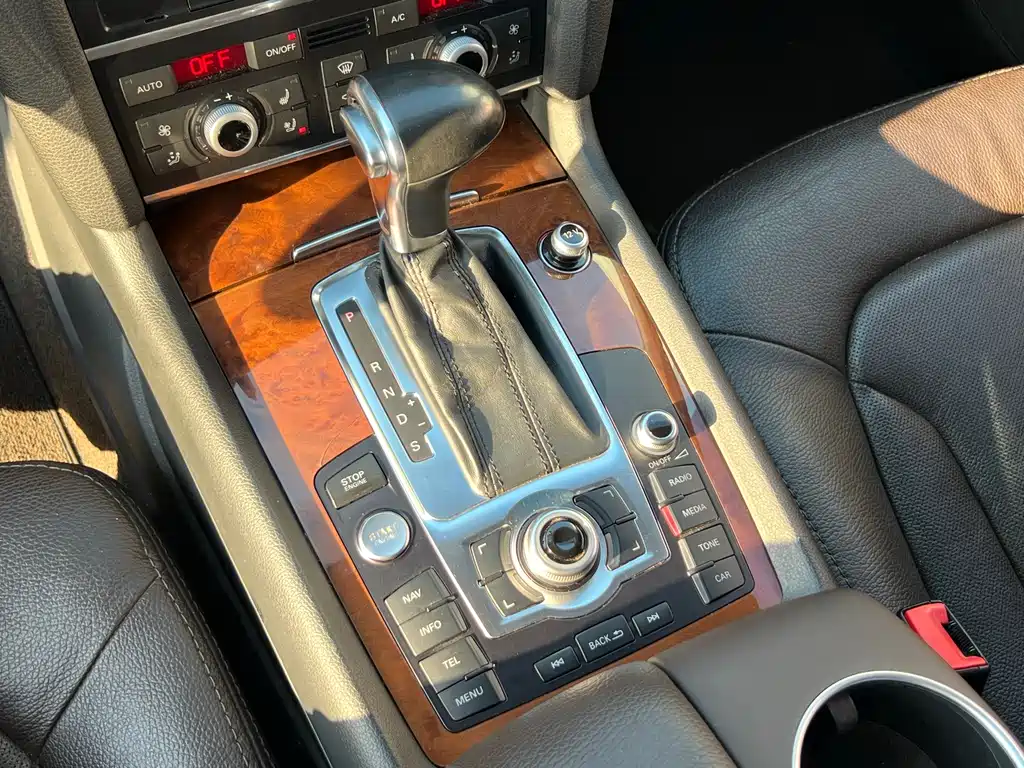 Audi Q7 — миниатюра 10