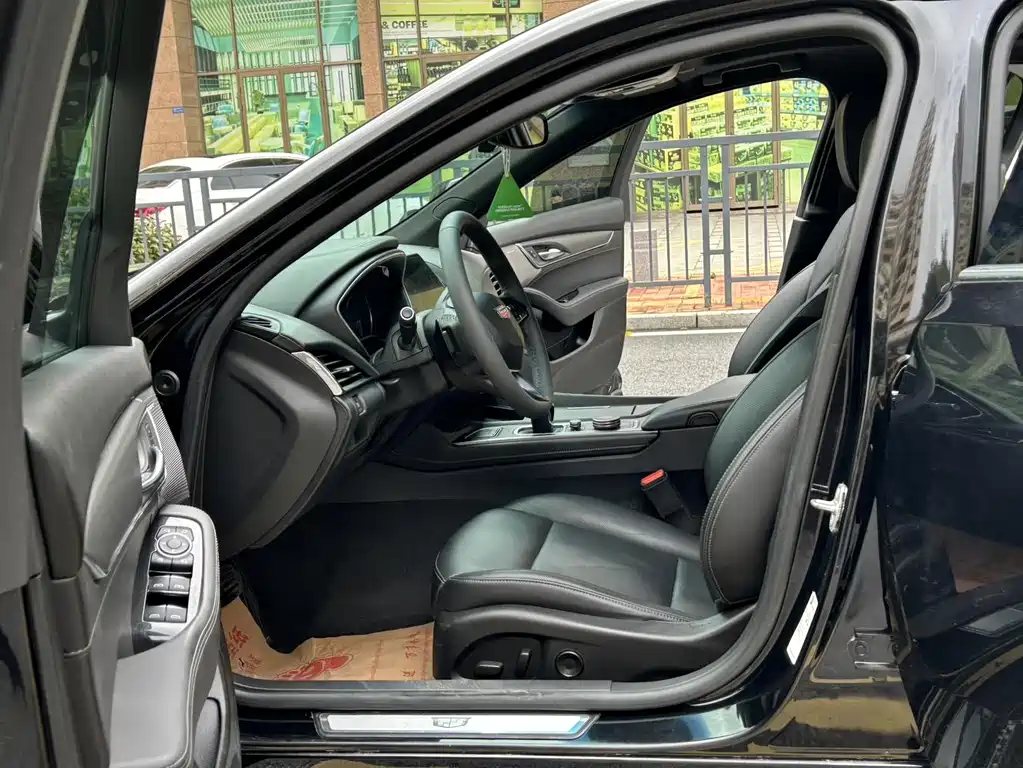 Cadillac CT5 — миниатюра 7