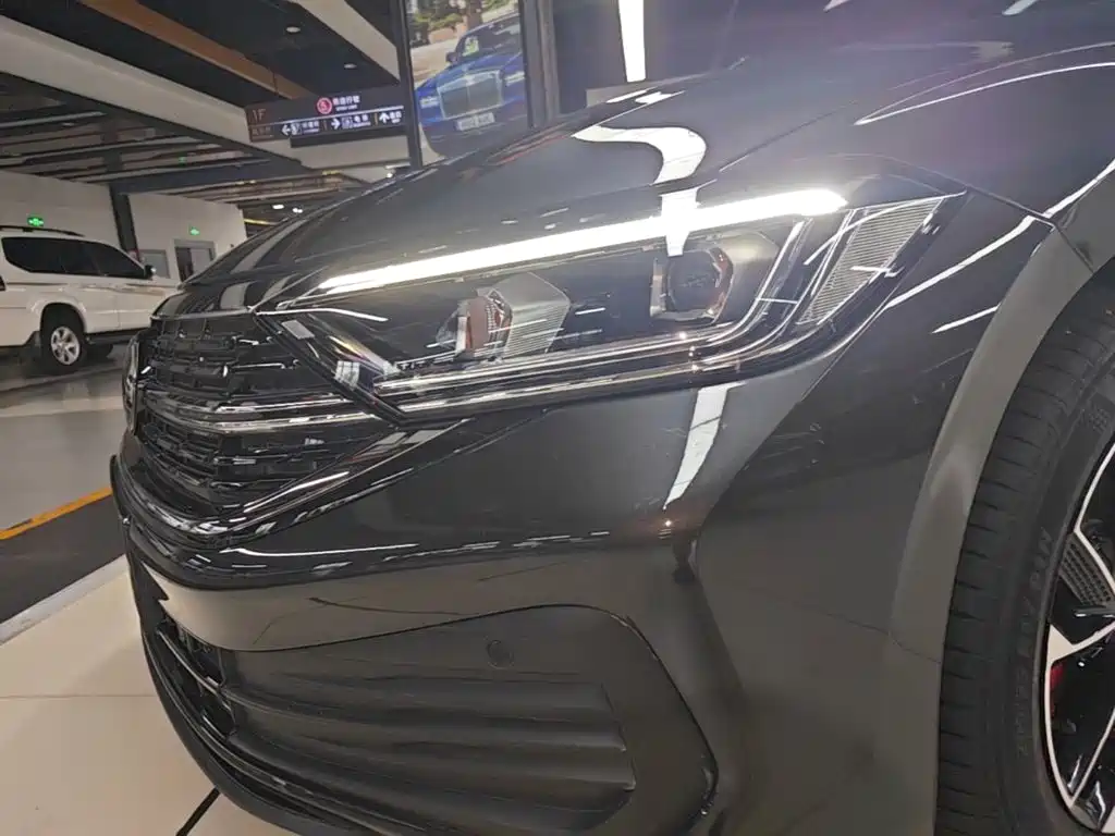 Volkswagen Sagitar — миниатюра 24