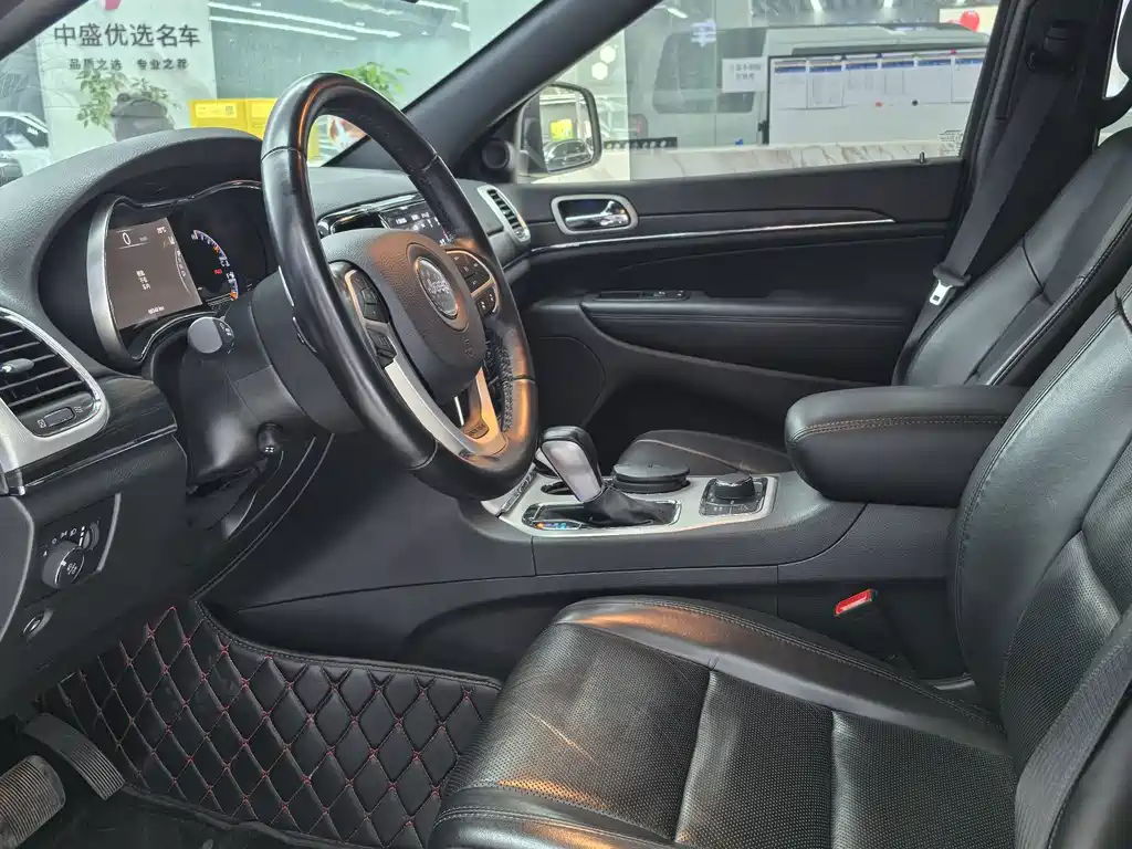 Jeep Grand Cherokee (Import) — миниатюра 2