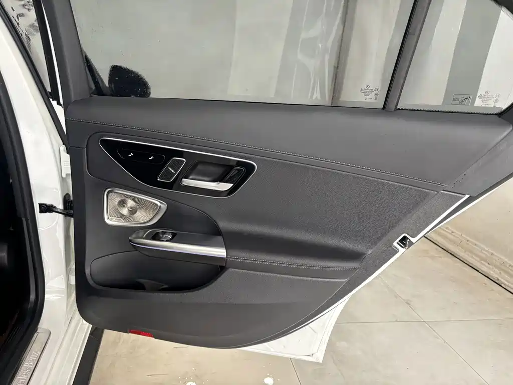 Mercedes-Benz C-Class — миниатюра 24