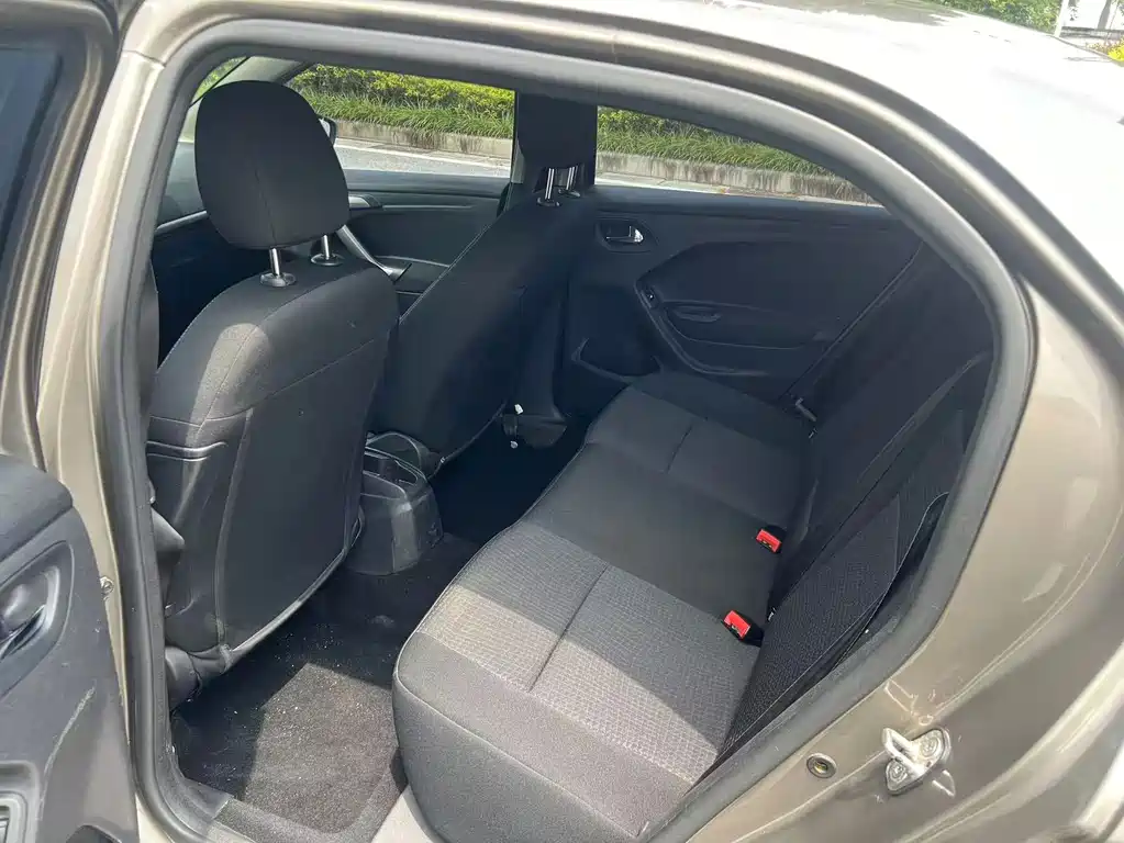 Peugeot 301 — миниатюра 10