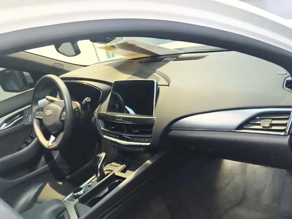 Cadillac CT5 — миниатюра 10