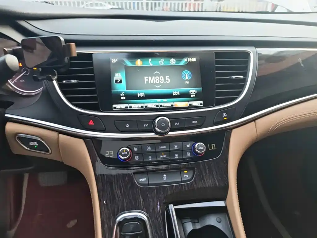 Buick LaCrosse — миниатюра 13