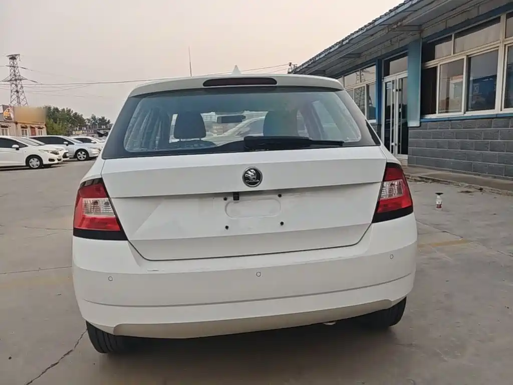Skoda Fabia — миниатюра 6