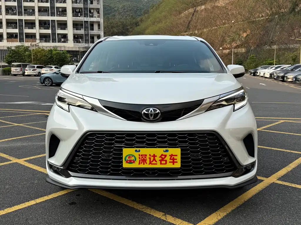 Toyota Granvia 2024
