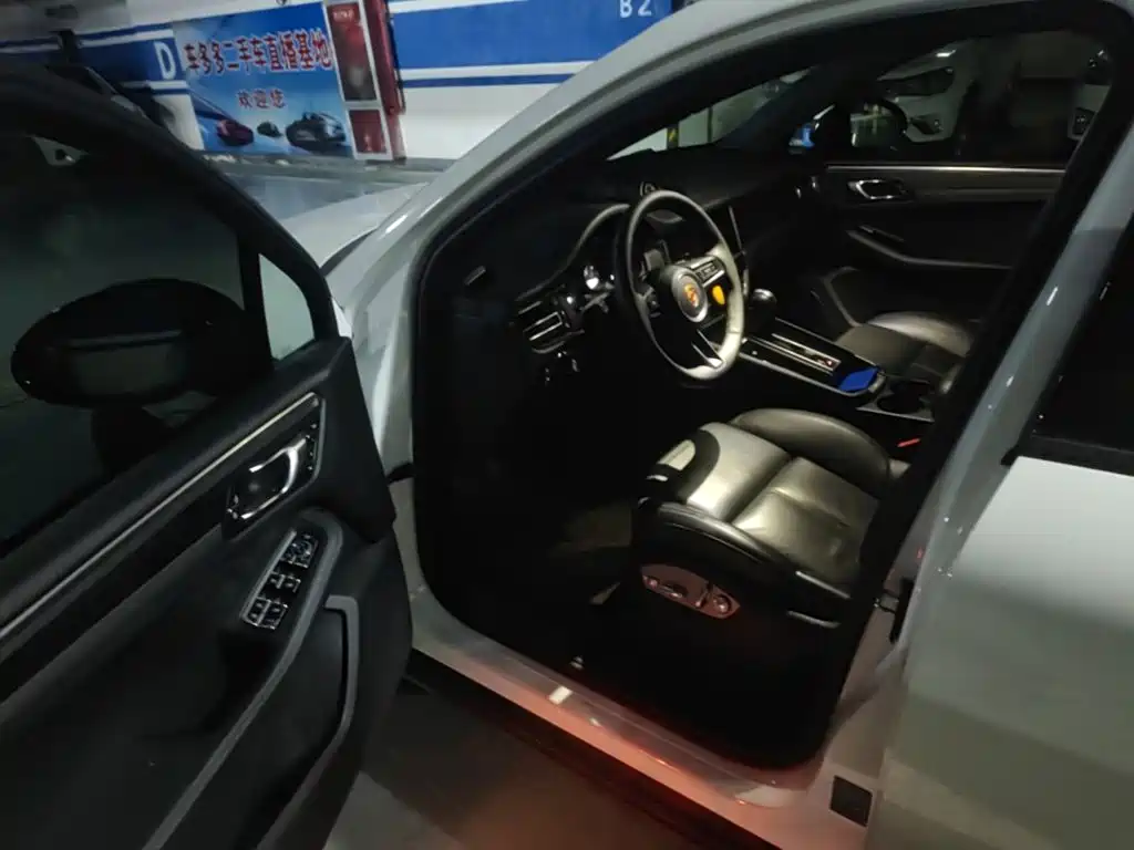 Porsche Macan — миниатюра 18