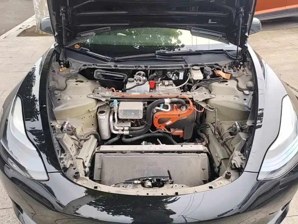 Tesla Model 3 — миниатюра 20