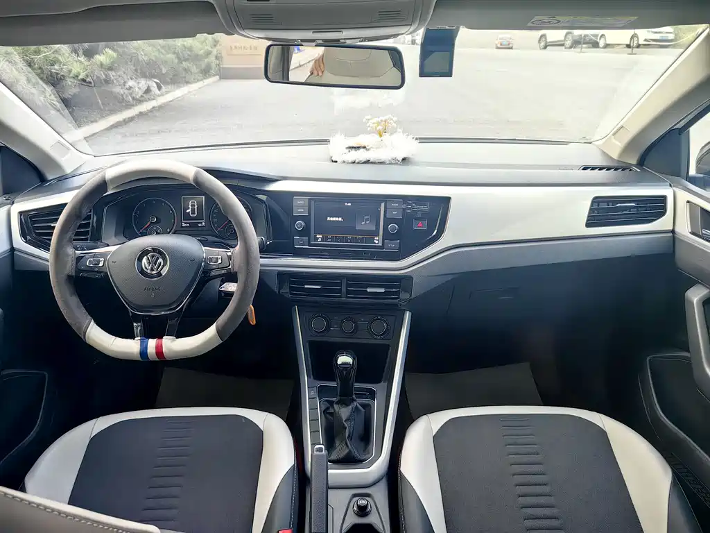 Volkswagen Polo — миниатюра 8