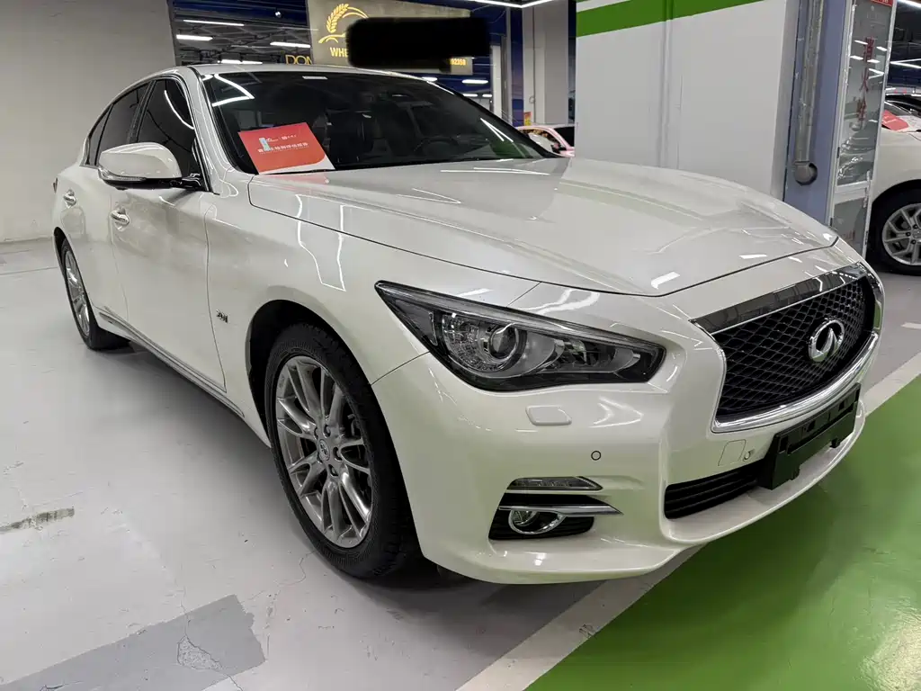 INFINITI Q50L