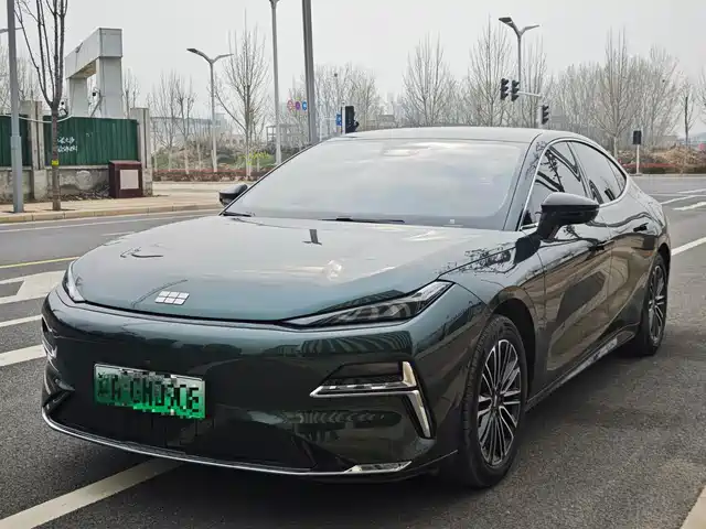 GEELY GALAXY GALAXY SPARKLE 8 2025