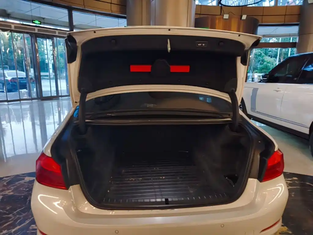 BMW 5 Series — миниатюра 15
