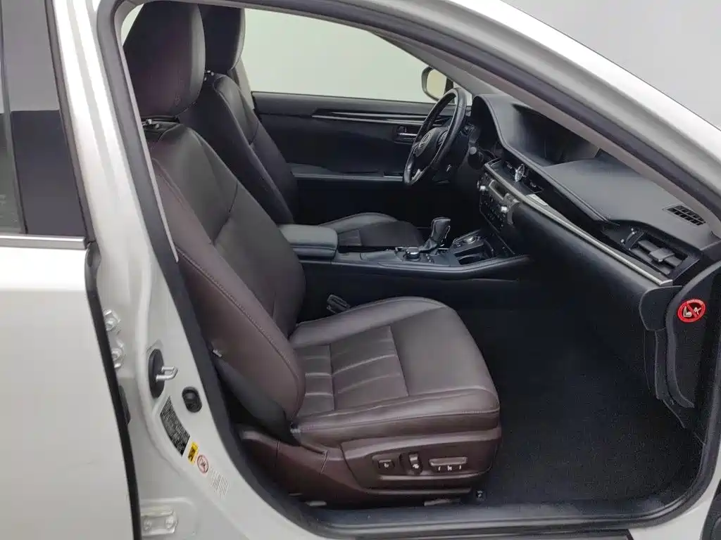Lexus ES — миниатюра 23