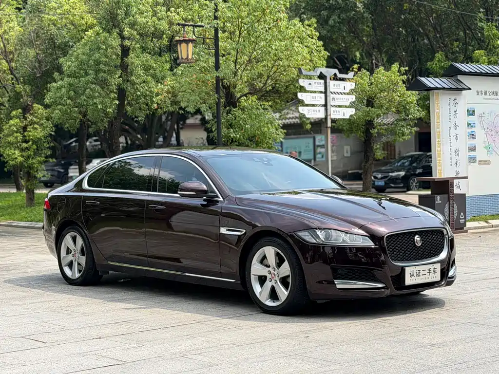Jaguar XFL — миниатюра 3