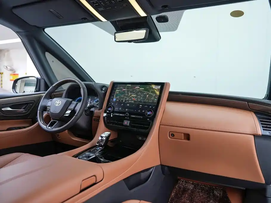 Toyota Alphard — миниатюра 8