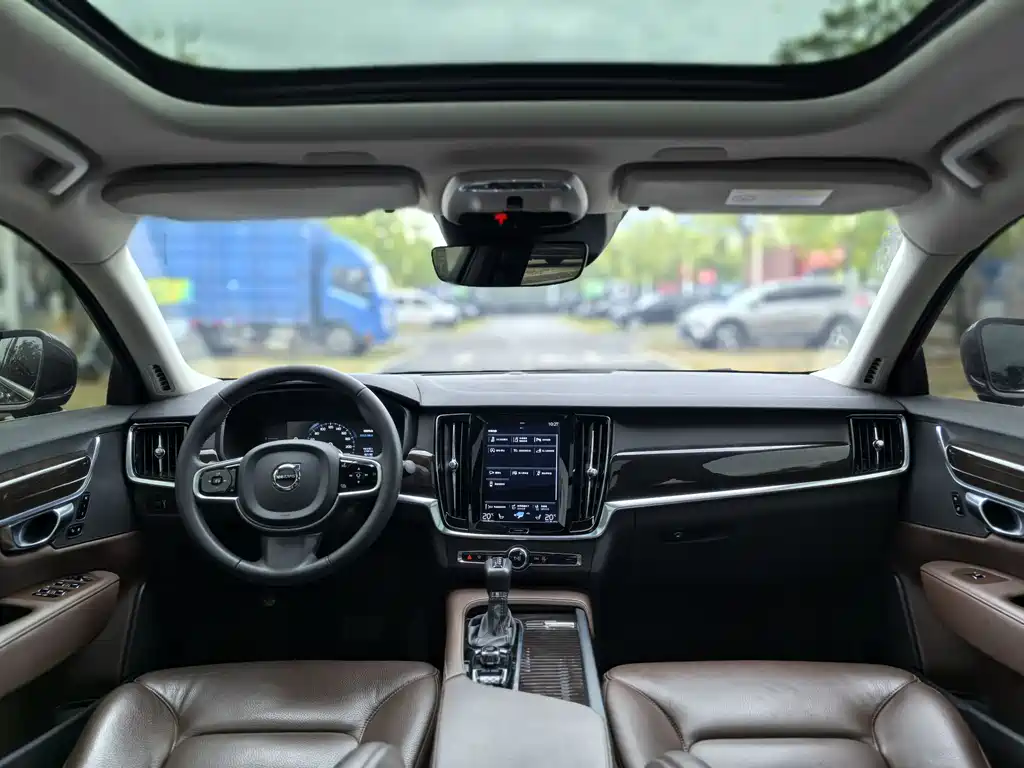 Volvo S90 2017 T4
