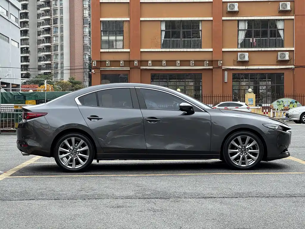 MAZDA 3 ANGKESAILA