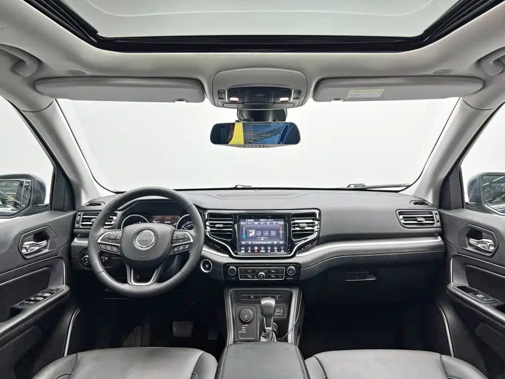 Jeep Grand Commander — миниатюра 25
