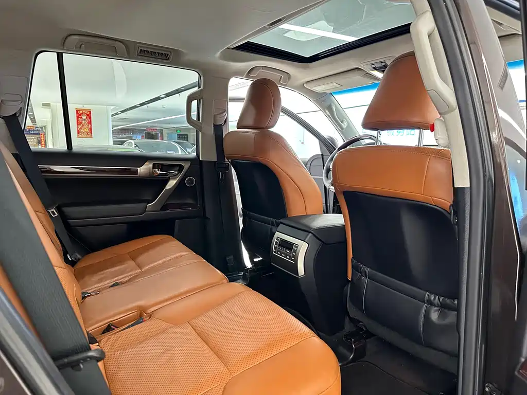 Lexus GX — миниатюра 15