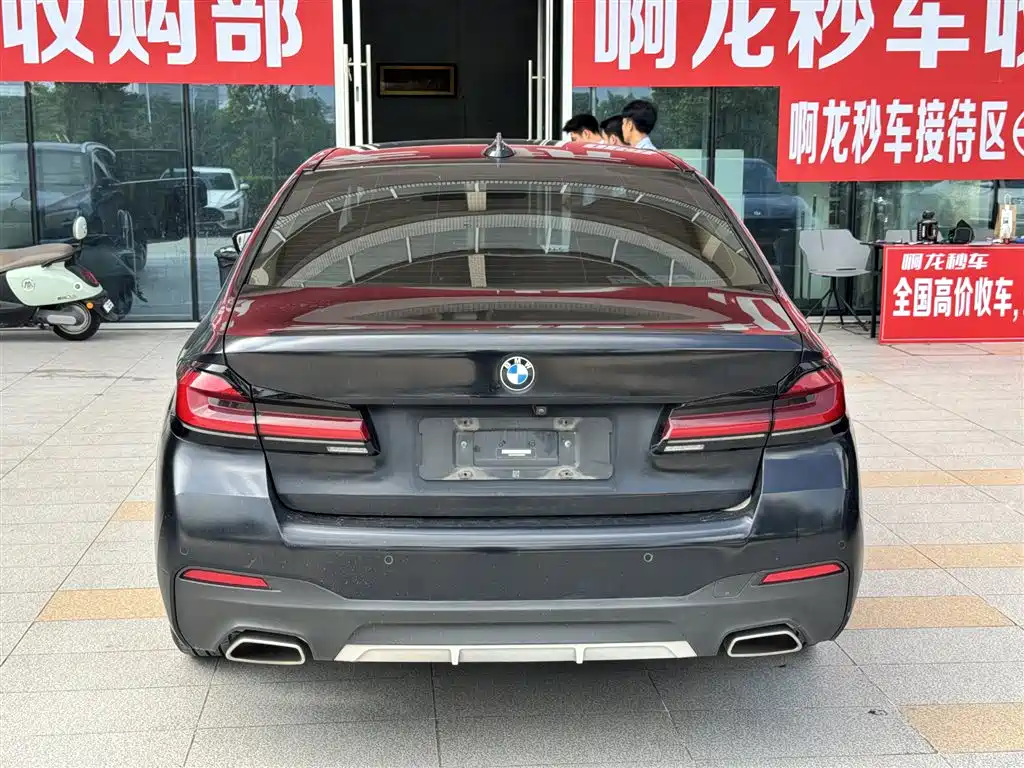 BMW 5 Series — миниатюра 8