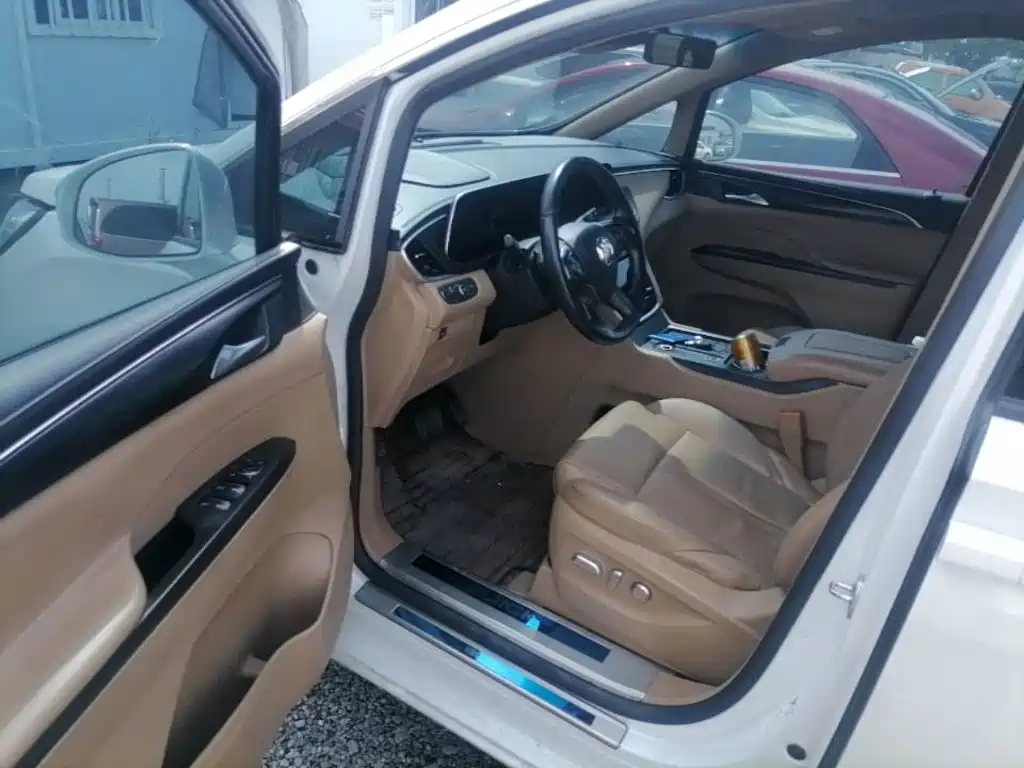 Buick GL8 — миниатюра 21