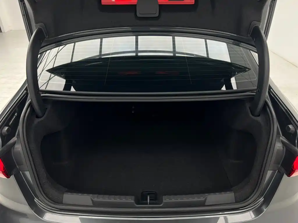 Audi A3 2023 — фото 18