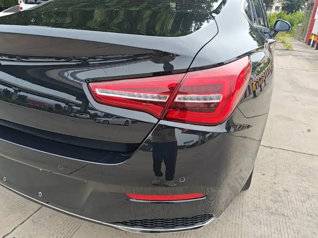 Hongqi Hongqi H5 — миниатюра 8