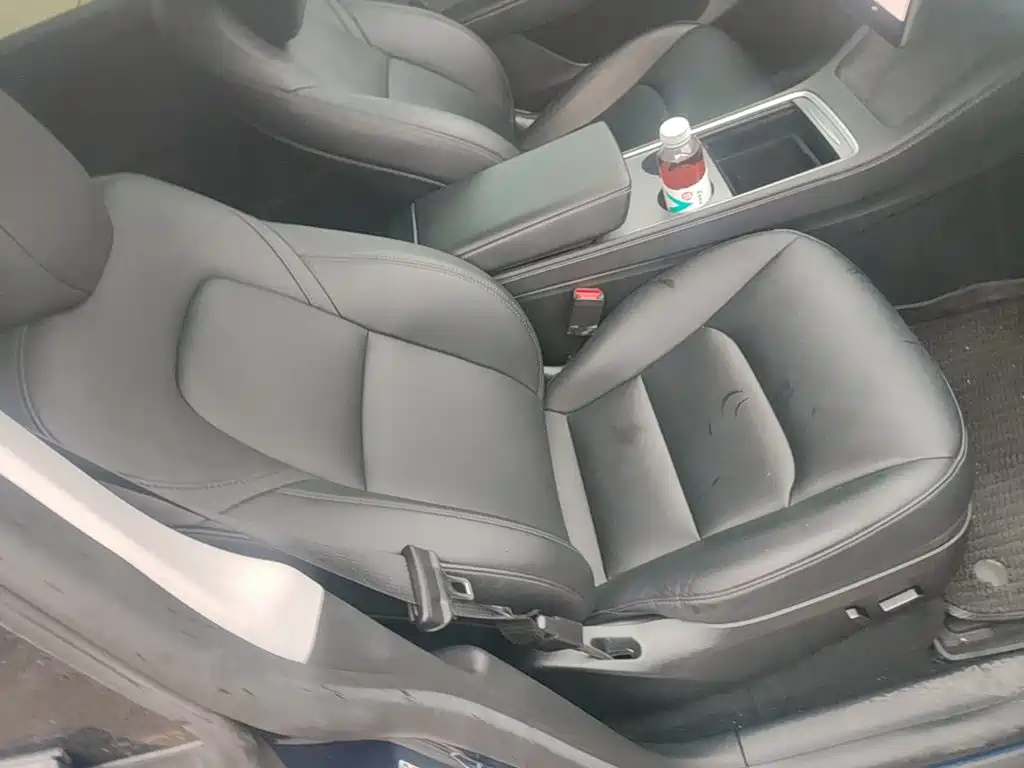 Tesla Model Y — миниатюра 25