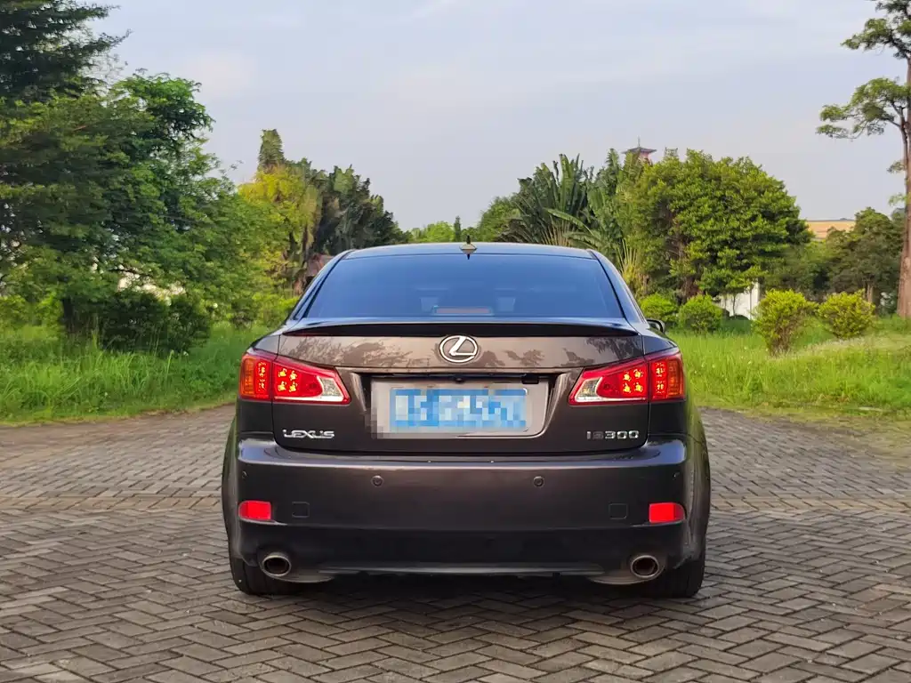 Lexus IS — миниатюра 6