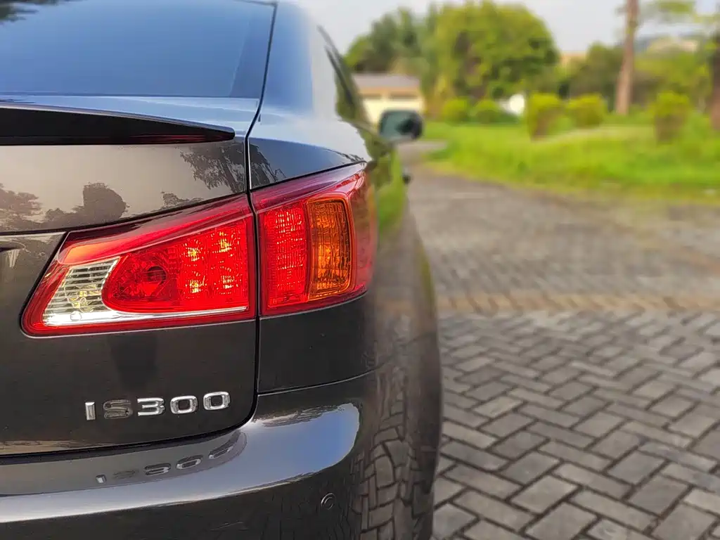 Lexus IS — миниатюра 7